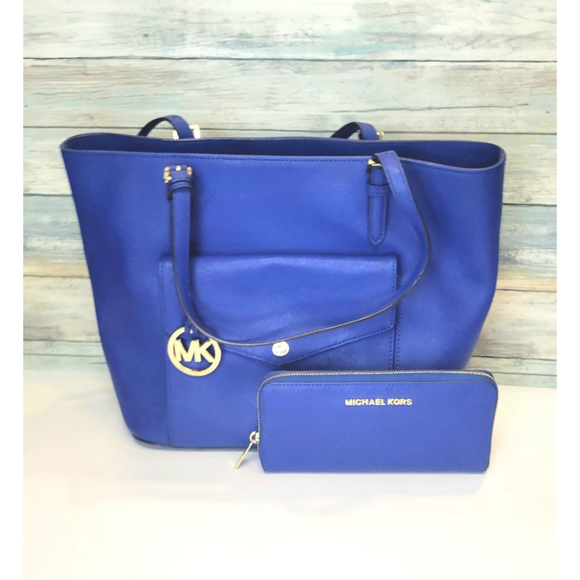 Michael Kors Jet Set Saffiano Leather Tote Wallet Set - Picture 1 of 8
